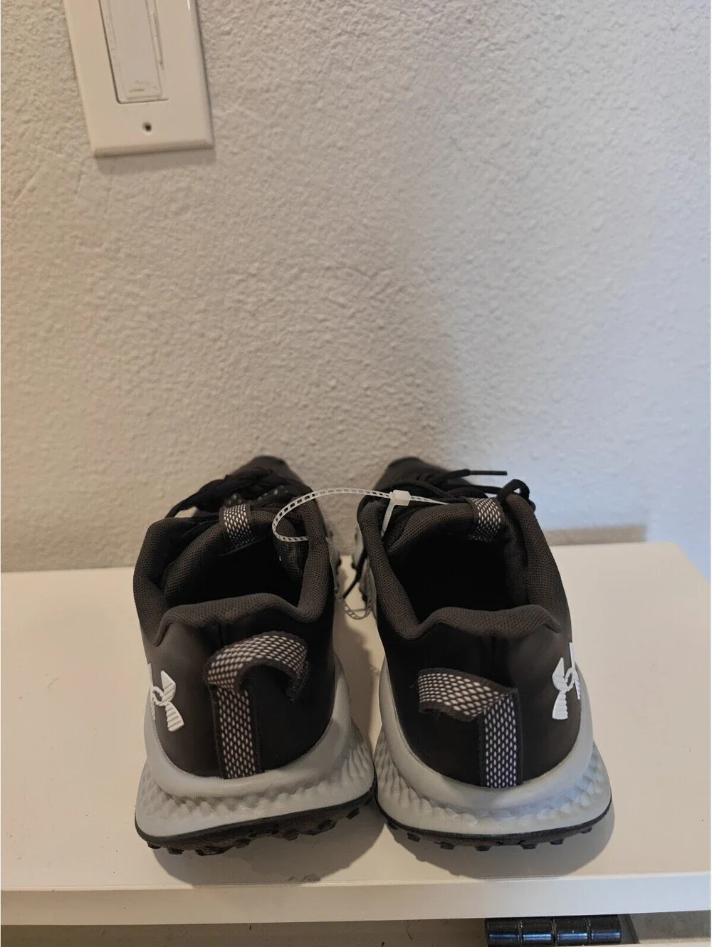 Under Armour Men's Black and Gray Running Shoes Size 10.5